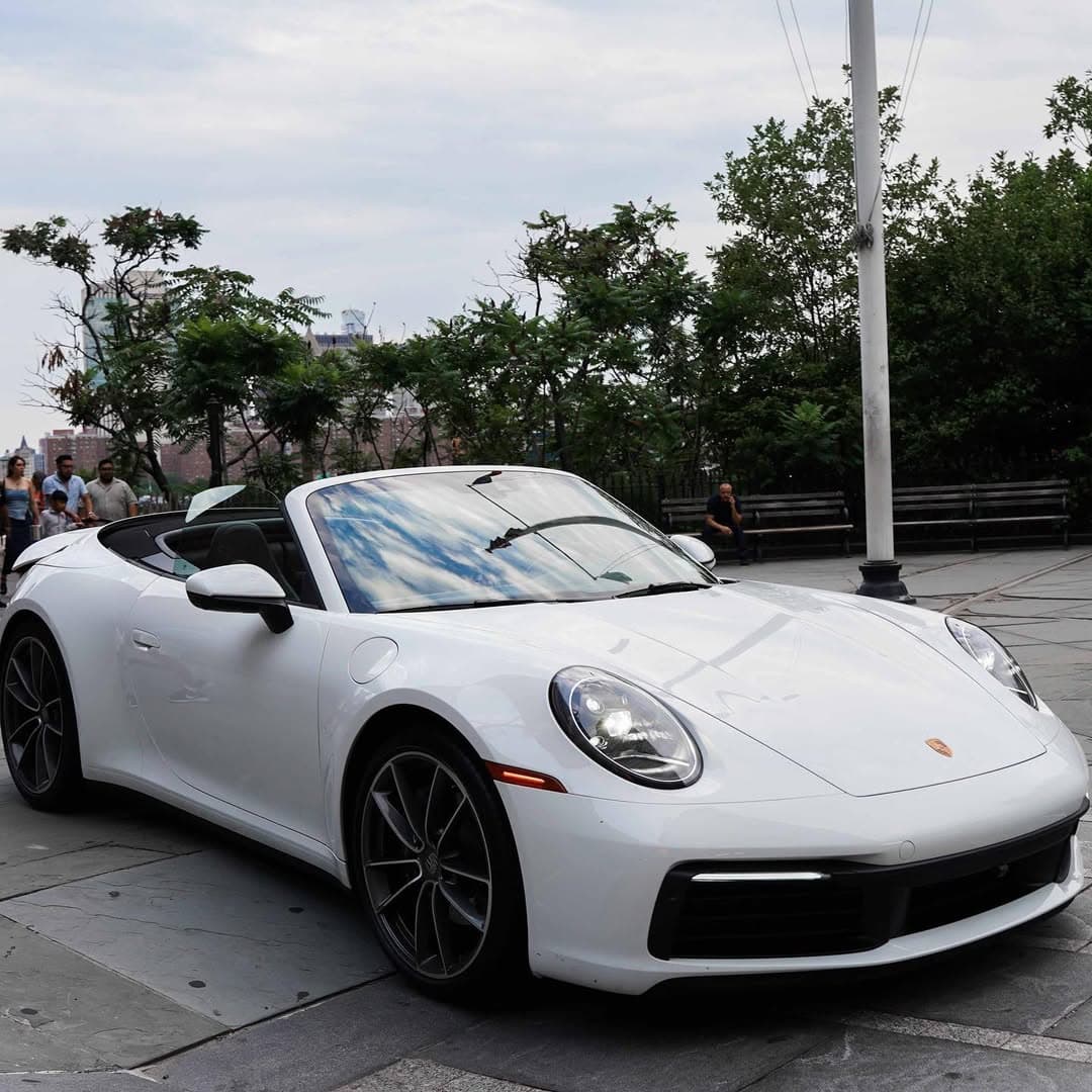 Porsche 911: Exterior: side profile