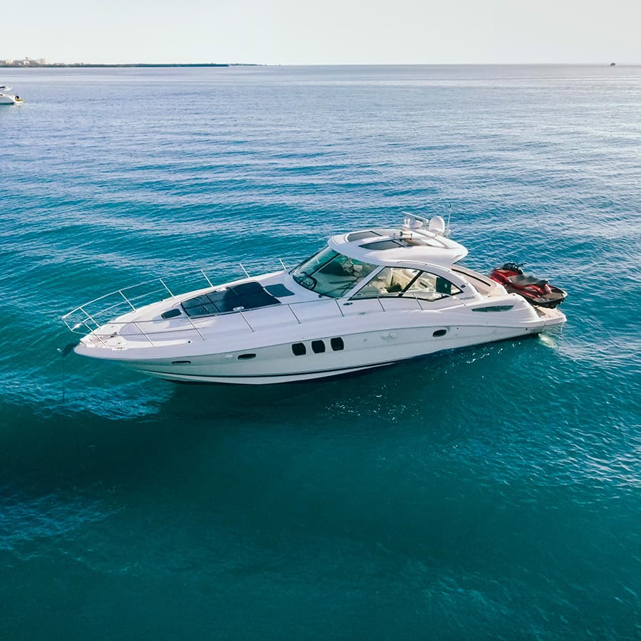 Private luxury yacht charter in South Florida